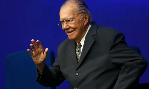 Perto de completar 95 anos, José Sarney está curado da covid-19