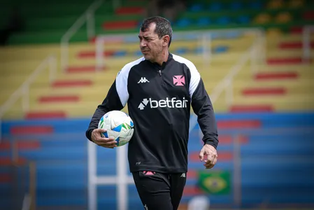 Fábio Carille, treinador do Vasco, durante treino no Peru