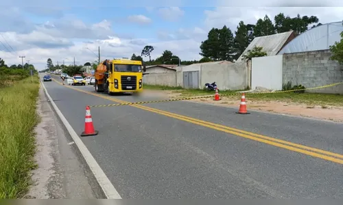 Caminhão 'embalado' não consegue frear e mata motociclista no Paraná