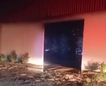 Fogo se espalhou na fábrica de bota de coturno