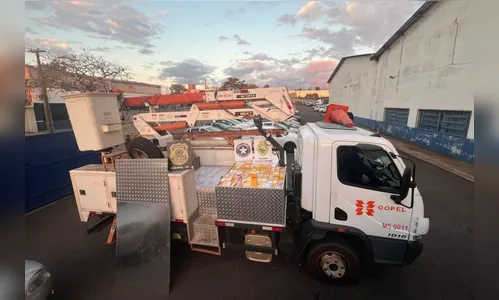 Funcionário usa veículo da Copel para transportar celulares do Paraguai