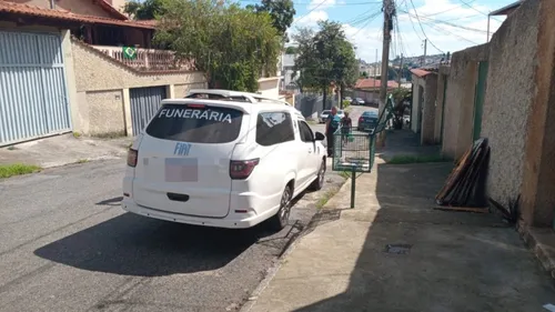 Homem furta veículo de funerária com corpo dentro