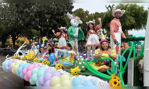 Ivaiporã dá início à programação da Páscoa com a chegada do Coelhinho
