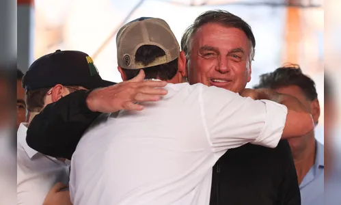 Na ExpoLondrina, Bolsonaro defende investigados por atos de 8/1