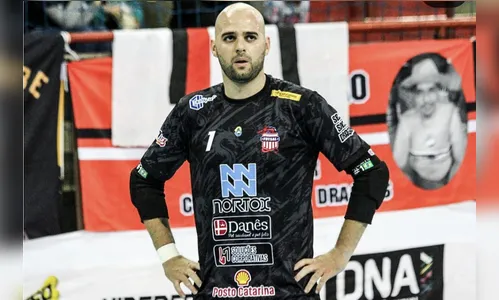 Goleiro eleito melhor da posição em 2021 acerta com time de Cambira