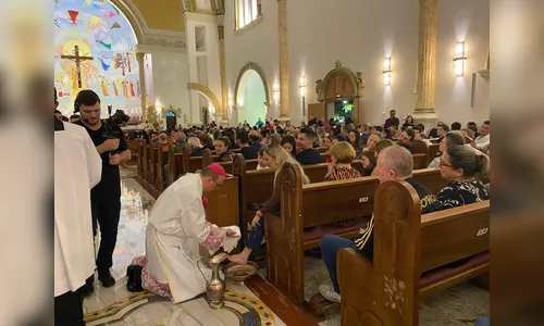 Católicos lotam Catedral para tradicional Missa do Lava-Pés
