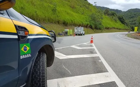 Motociclista morre após cair e ser atropelado na BR-277