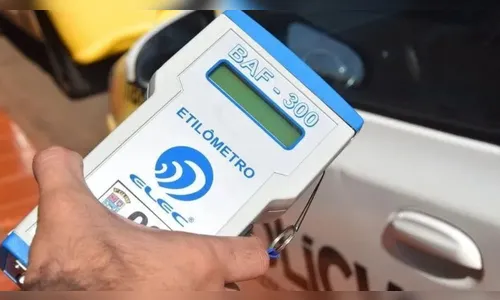 Motorista embriagado é preso após fuga em alta velocidade