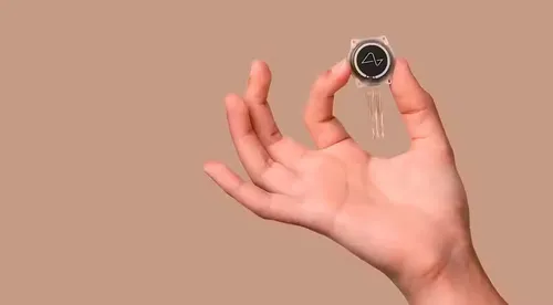 Neuralink busca mais voluntários para implante de chip cerebral