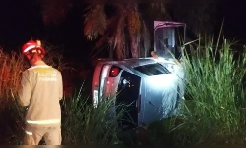 Veículo sai da pista e capota entre Jandaia do Sul e Cambira
