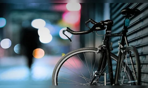 Menino de 12 anos furta bicicleta motorizada do pátio do Detran