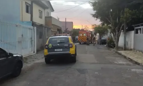 Mulher é esfaqueada após ter casa invadida e reagir à tentativa de estupro