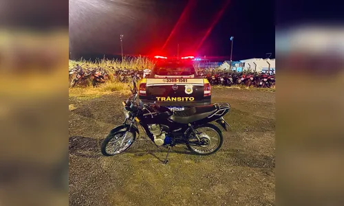 Moto com mais de R$ 5 mil em débitos é pega durante AIFU em Apucarana