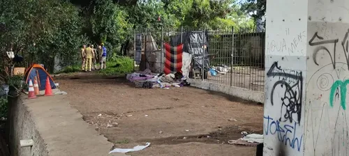 O crime aconteceu em uma área conhecida por ser frequentada por pessoas em situação de rua e usuários de drogas