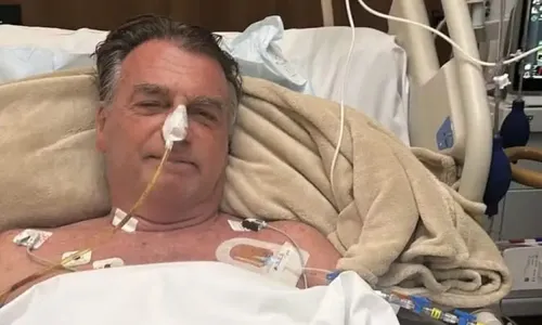 Bolsonaro tem alteração de pressão arterial e segue internado na UTI