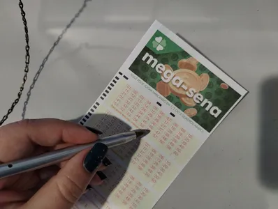 O jogo simples, com seis números marcados, custa R$ 5