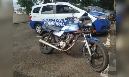 Dupla é flagrada andando com CG Today furtada em Apucarana