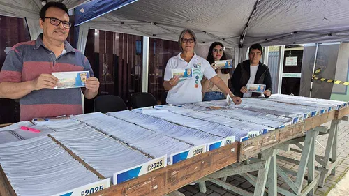 Os carnes esetão sendo entregues na Prefeitura de Ivaiporã
