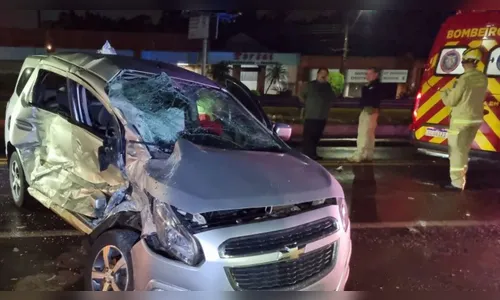 Vídeo mostra acidente entre carro e ônibus que matou mulher na BR-277