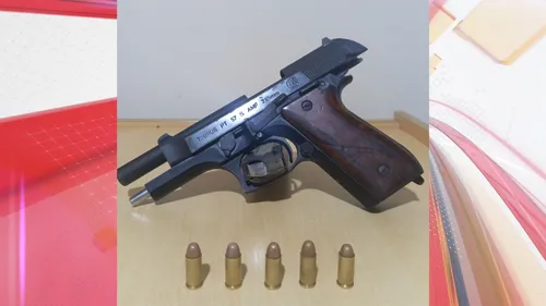 Pistola estava municiada com cinco munições