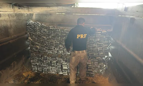 PRF do Paraná realiza maior apreensão de cocaína no país em 2025