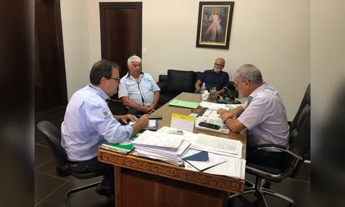 Jandaia do Sul discute pacote de obras nas estradas rurais