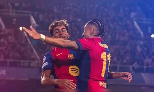 Raphinha brilha e Barcelona arrasa Dortmund na Liga dos Campeões