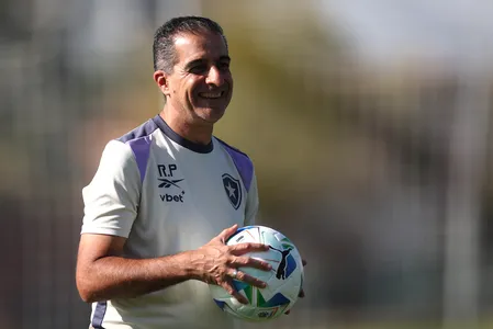 Renato Paiva vai para seu segundo jogo como técnico do Botafogo