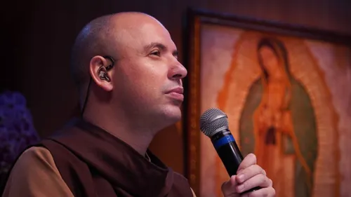 Sacerdote da Igreja Católica Gilson da Silva Pupo Azevedo, o frei Gilson