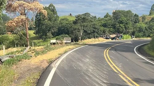 Tombamento ocorreu na manha de quinta-feira