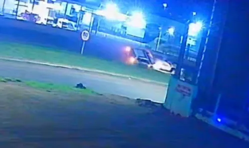 Um policial sofreu fraturas no cotovelo e no ombro e ainda cortes no rosto