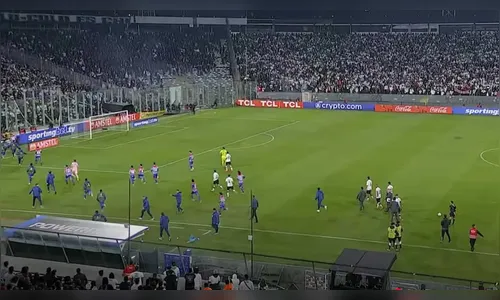 Vídeo mostra jogadores do Fortaleza fugindo após invasão de torcedores