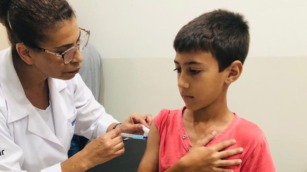 Arapongas aplicou mais de 2 mil doses no "Dia D" de multivacinação