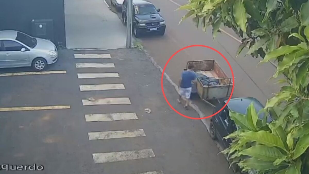 Câmera flagra homem jogando lixo em frente clube de tiro em Apucarana