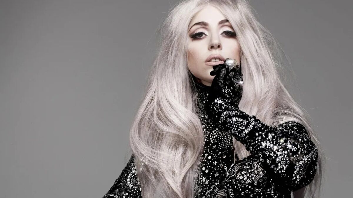 Lady Gaga é a artista mulher com maior público da história