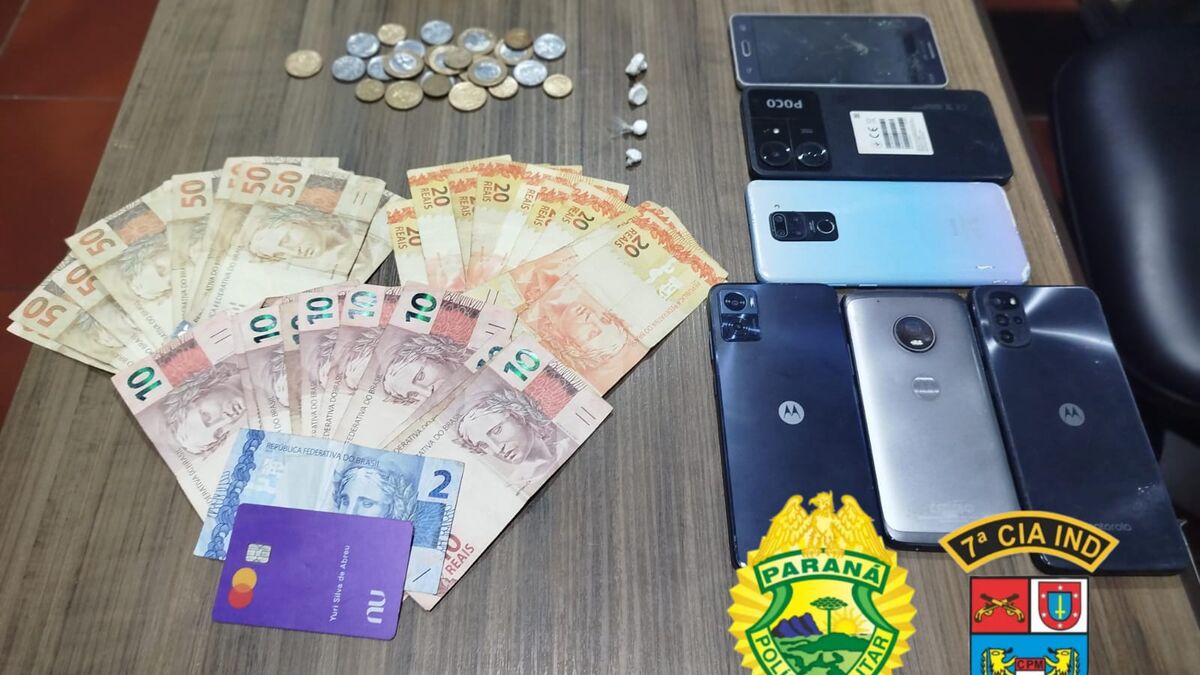 PM descobre 'biqueira' e prende três por tráfico em Arapongas