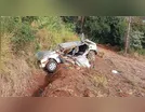 Motorista e passageira ficam feridos após capotamento na PR-487