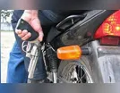 Motociclista tem moto roubada por dupla armada em Arapongas