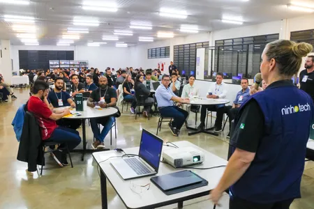1º Ideathon NinhoTech 2025 reúne jovens e empresários em Arapongas