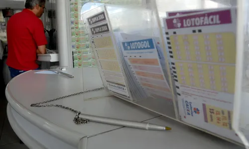 A Lotofácil sorteou nesta terça as 15 dezenas do concurso 3379