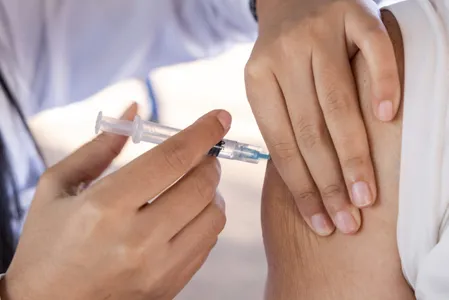 A campanha de vacinação contra a gripe começou em Apucarana no dia 1º de abril e, desde então, está aberta a todos os grupos prioritários