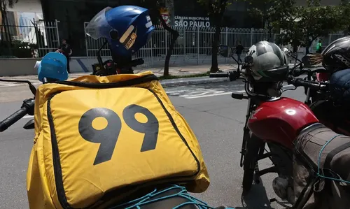 A decisão, no entanto, também prevê que seja apresentada uma proposta de regulamentação do serviço por parte da prefeitura, em 90 dias.