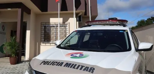 A mãe da criança foi presa em flagrante por tortura pela PM