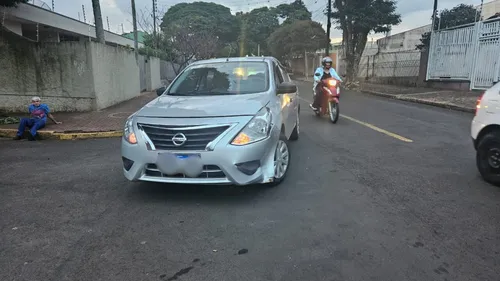 A motociclista apresentava ferimentos na perna direita e foi encaminhada pelo Samu ao Hospital da Providência