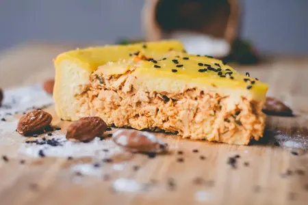 A torta foi comprada por um casal que estava visitando a idosa em um padaria