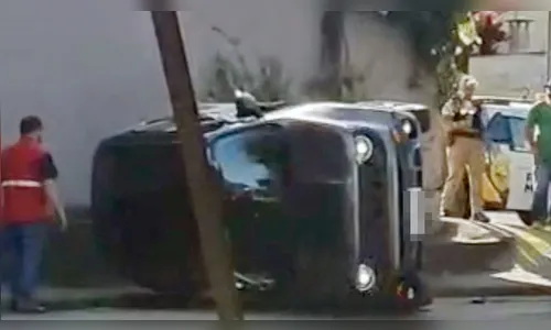 Jeep tomba após colisão com Amarok no centro de Ivaiporã