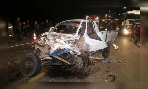 Três pessoas ficam feridas em grave acidente no Paraná