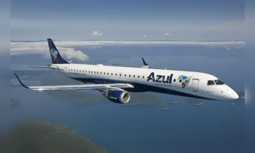 Homem finge ser piloto e pede para entrar em cabine durante voo