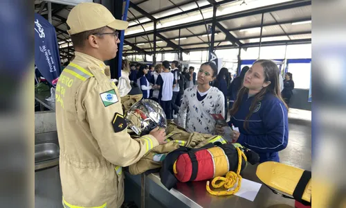 Feira de Profissões movimenta estudantes em Apucarana