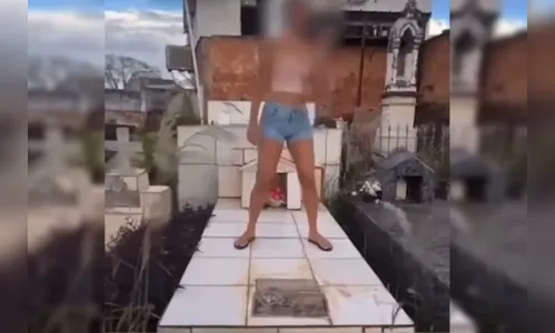 Jovens dançam e debocham em túmulos de cemitério